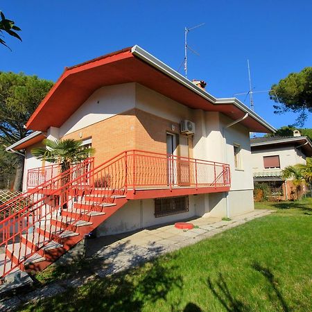 Villa A Lignano Riviera With Air Conditioning Lignano Sabbiadoro Exterior photo