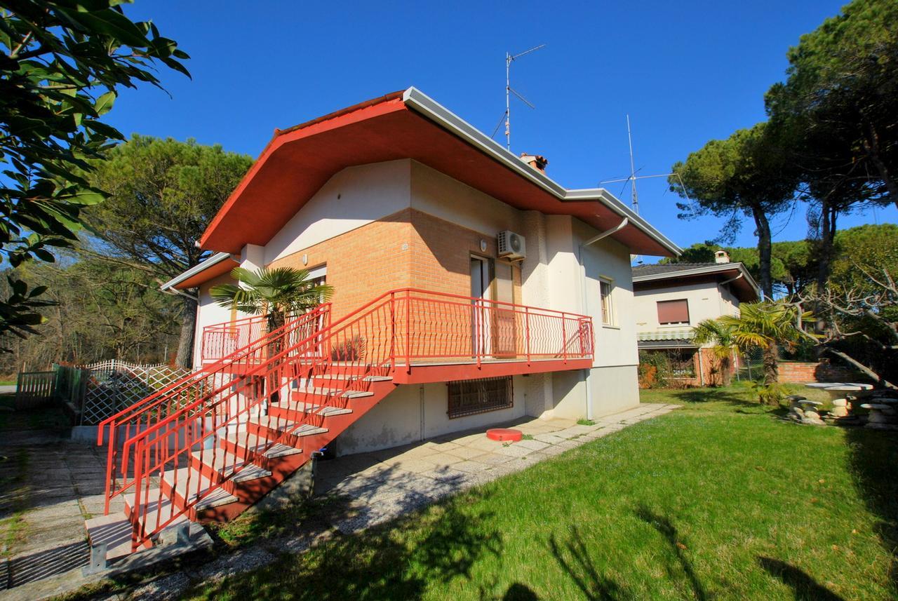 Villa A Lignano Riviera With Air Conditioning Lignano Sabbiadoro Exterior photo